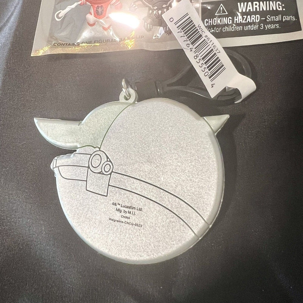Disney 100 Platinum * Silver Baby Yoda Grogu Clip Blind Bag Monogram Keychain - Picture 5 of 8